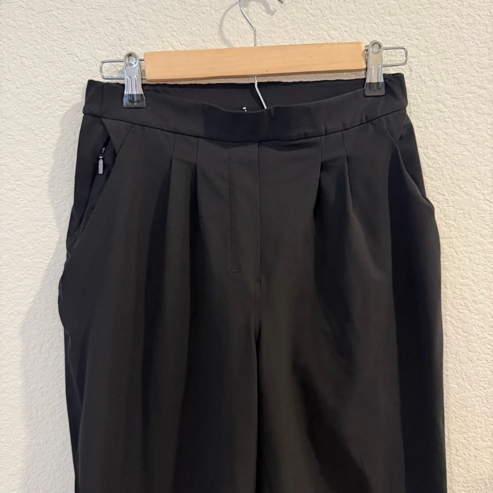 Lululemon- Black Essential High/Rise Trouser - Size 6